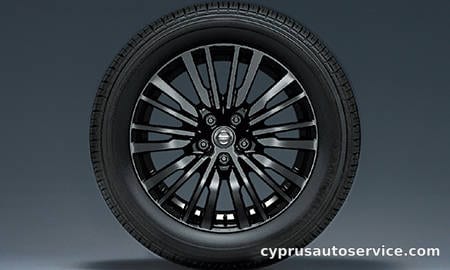 NISSAN ELGRAND 350HIGHWAY STAR JET BLACK URBAN CHROME