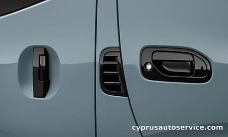 NISSAN CARAVAN PREMIUM GX DOOR BLACK EDITION