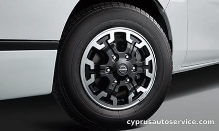 NISSAN CARAVAN DX