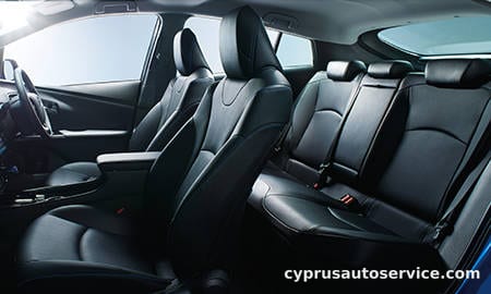 TOYOTA PRIUS A TOURING SELECTION