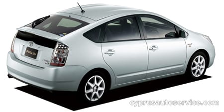 TOYOTA PRIUS S TOURING SELECTION