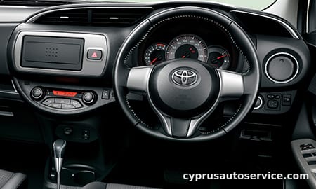 TOYOTA VITZ U