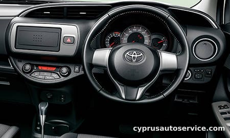 TOYOTA VITZ U