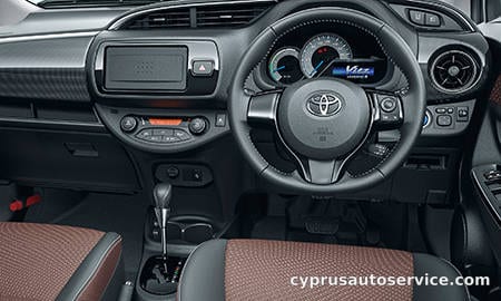 TOYOTA VITZ HYBRID U