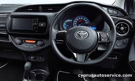 TOYOTA VITZ HYBRID F SAFETY EDITION II
