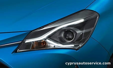 TOYOTA VITZ U