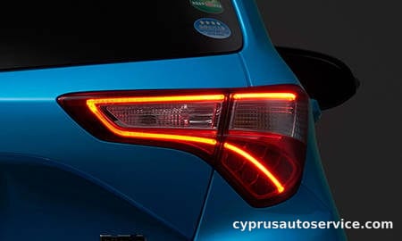 TOYOTA VITZ U