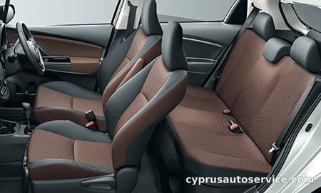 TOYOTA VITZ HYBRID U