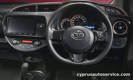 TOYOTA VITZ F AMIE