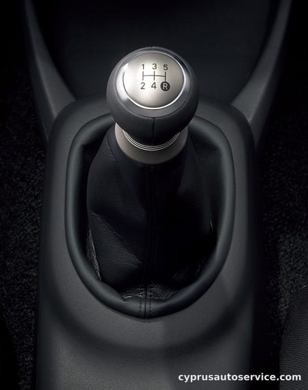 TOYOTA VITZ U
