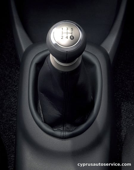 TOYOTA VITZ U