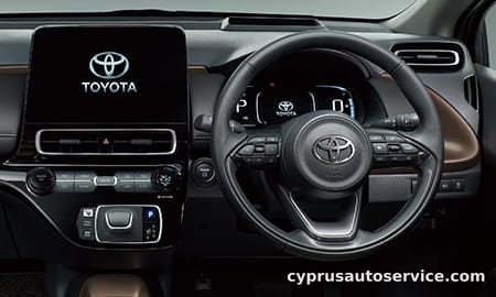 TOYOTA AQUA Z RAFFINE