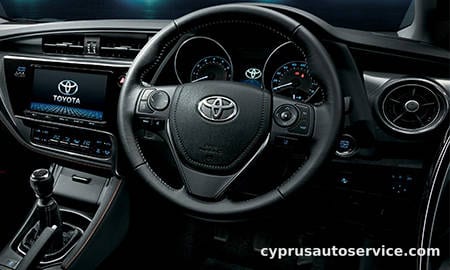 TOYOTA AURIS RS