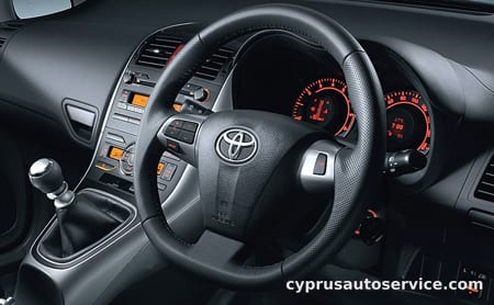 TOYOTA AURIS RS