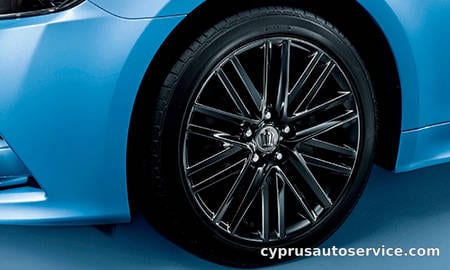 TOYOTA CROWN HYBRID ATHLETE S FOUR SORAIRO EDITION