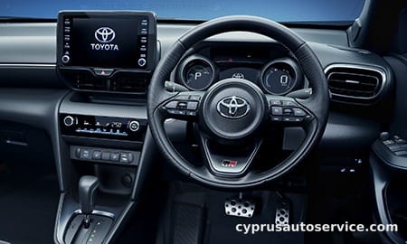 TOYOTA YARIS CROSS HYBRID GR SPORT