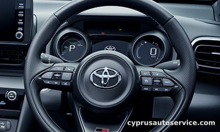 TOYOTA YARIS CROSS HYBRID GR SPORT