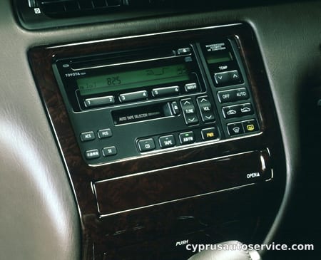 TOYOTA CROWN ROYAL TOURING