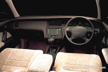 TOYOTA CROWN ROYAL TOURING