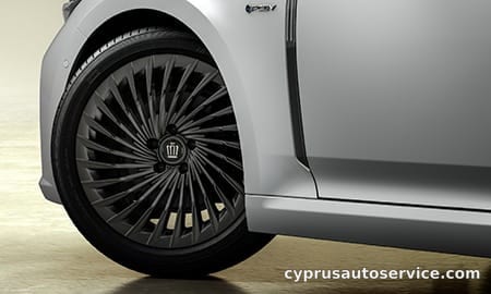 TOYOTA CROWN Z THE 70TH