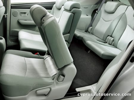 TOYOTA PRIUS ALPHA G