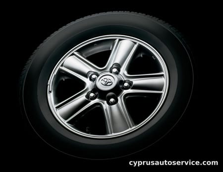 TOYOTA LAND CRUISER 100 CYGNUS