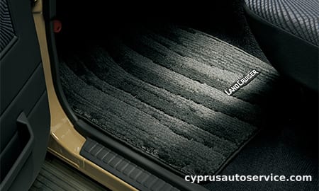 TOYOTA LAND CRUISER 70 VAN