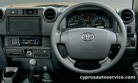TOYOTA LAND CRUISER 70 VAN