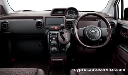 TOYOTA PORTE G