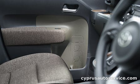 TOYOTA SIENTA HYBRID G