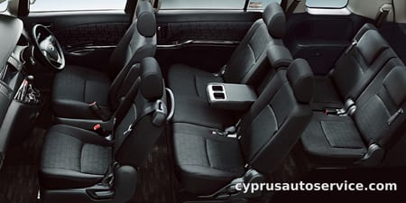 TOYOTA ISIS PLATANA V SELECTION