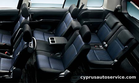 TOYOTA ISIS PLATANA V SELECTION