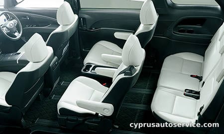 TOYOTA ESTIMA HYBRID AERAS SMART