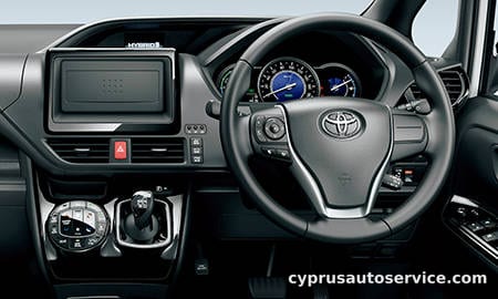 TOYOTA VOXY HYBRID ZS