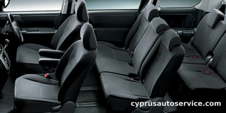 TOYOTA VOXY V