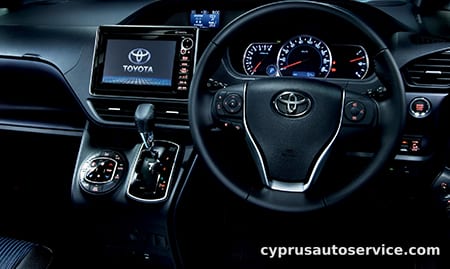 TOYOTA VOXY ZS