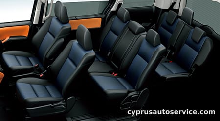TOYOTA VOXY ZS