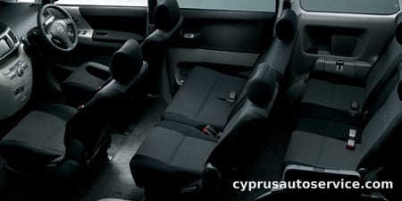 TOYOTA VOXY Z
