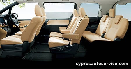 TOYOTA NOAH HYBRID G