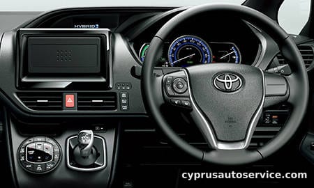 TOYOTA NOAH HYBRID SI