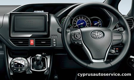 TOYOTA NOAH HYBRID SI