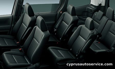 TOYOTA NOAH HYBRID G