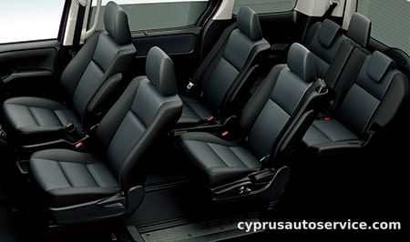 TOYOTA NOAH HYBRID X