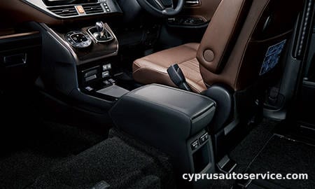 TOYOTA ESQUIRE HYBRID GI PREMIUM PACKAGE