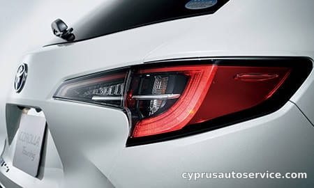 TOYOTA COROLLA TOURING HYBRID S