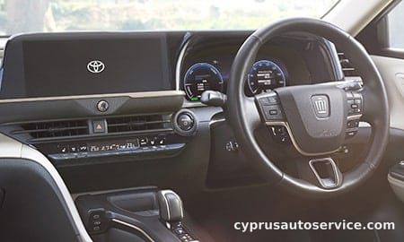 TOYOTA CROWN CROSSOVER G LEATHER PACKAGE