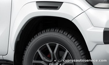 TOYOTA HILUX X