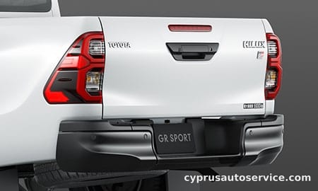 TOYOTA HILUX X