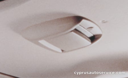 MAZDA MPV VS