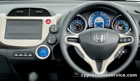 HONDA FIT HYBRID NAVI PREMIUM SELECTION